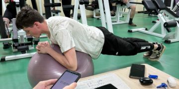 Студенты ГУ приняли участие в соревнованиях по атлетической гимнастике