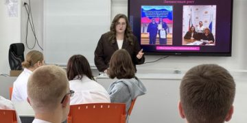 Будущий юрист &mdash; уже спикер: студентка ГУ познакомила школьников с профессией медиаюриста