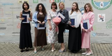 Выпускникам ЖурМК вручили дипломы в Домжуре